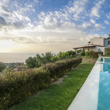 Villa Laura *